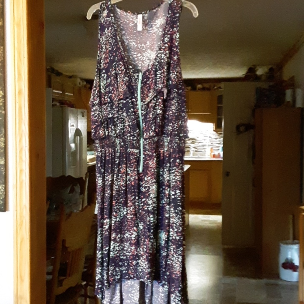 Dress - Picture 3 of 4
